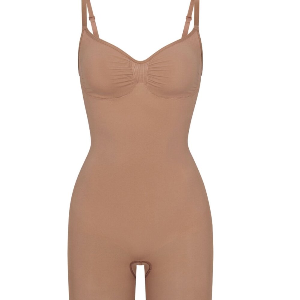 NEVER WORN - Skims seamless sculpt mid-thigh bodysuit sienna sz 4X